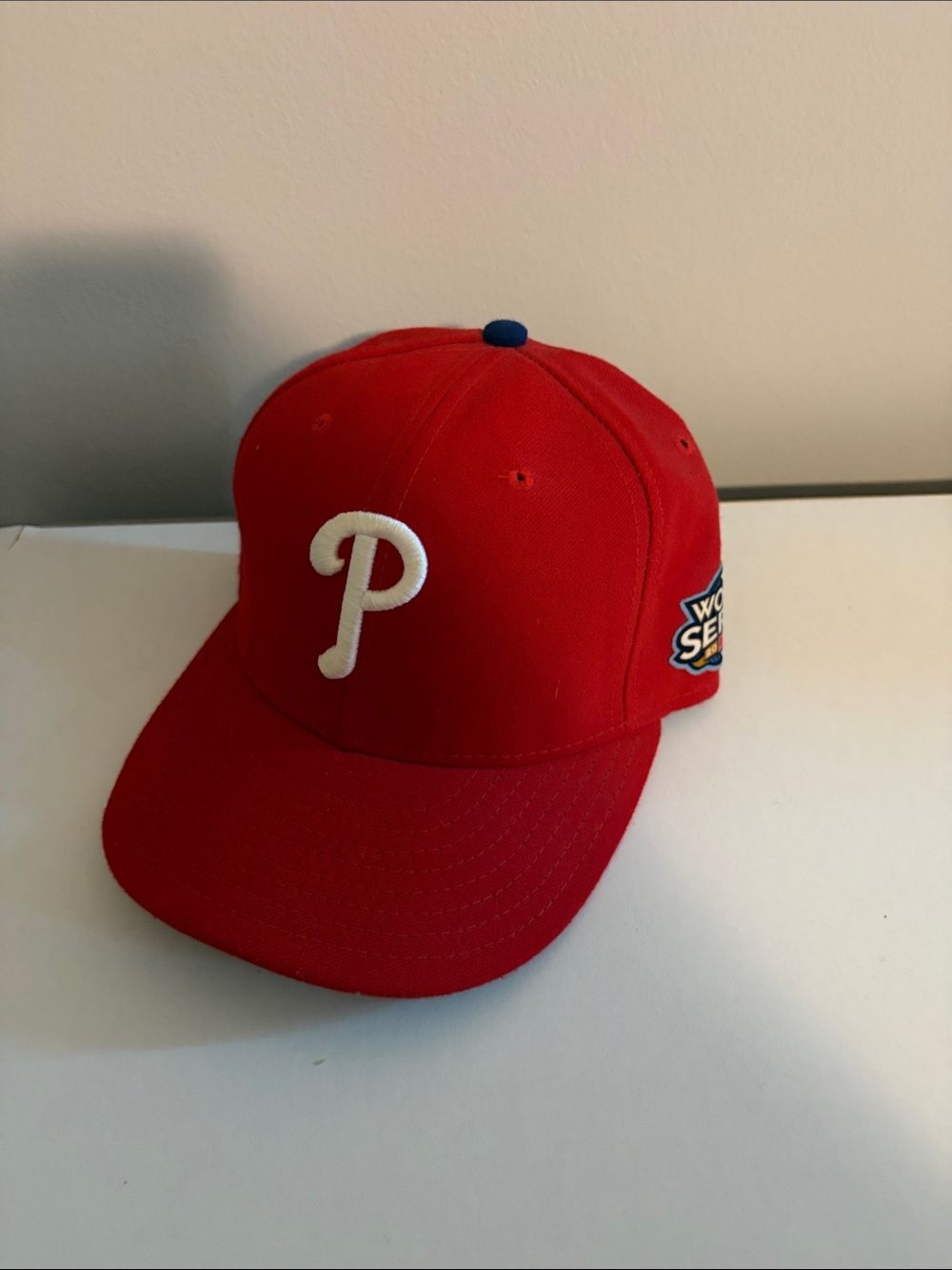 New Era men’s Phillies World Series Red Baseball Hat with White 'P' Logo